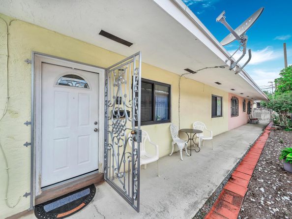 423 Macy Street, West Palm Beach FL 33405