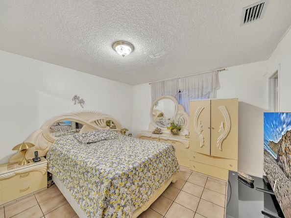 423 Macy Street, West Palm Beach FL 33405
