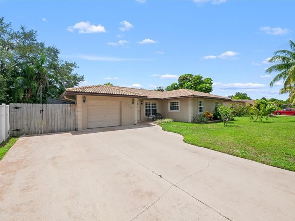 10690 Ember St, Boca Raton FL 33428