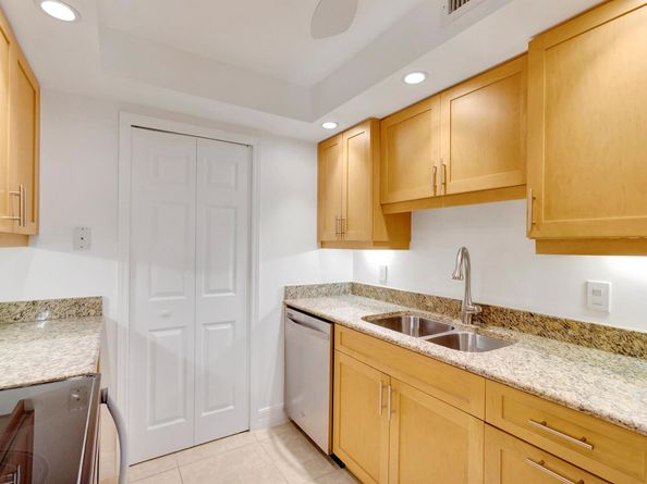 3000 N Ocean Drive 22G, Singer Island FL 33404