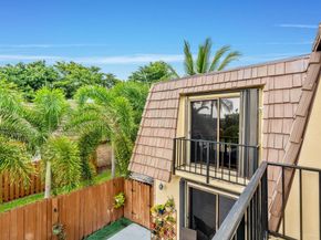 844 Springdale Circle, Palm Springs FL 33461