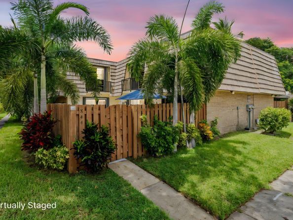 844 Springdale Circle, Palm Springs FL 33461