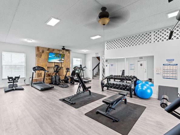 844 Springdale Circle, Palm Springs FL 33461