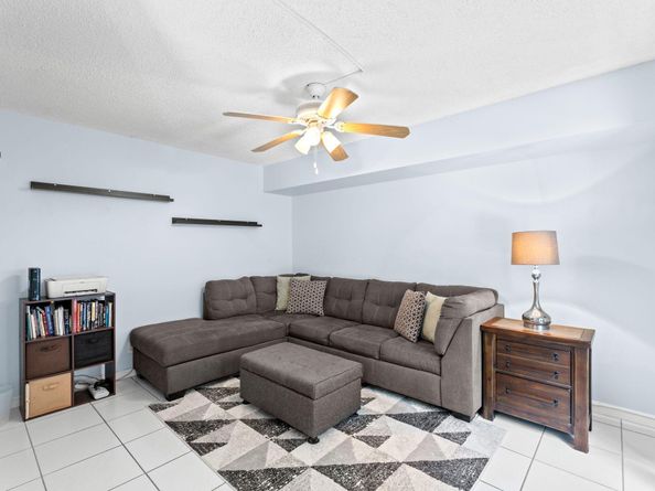 844 Springdale Circle, Palm Springs FL 33461