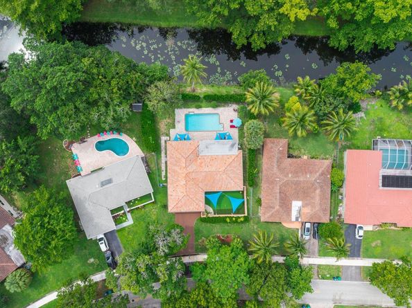 11886 NW 24th St, Coral Springs FL 33065