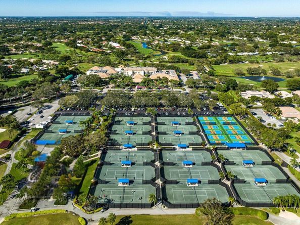 27 Eastgate Drive B, Boynton Beach FL 33436