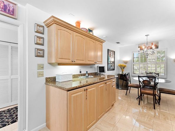27 Eastgate Drive B, Boynton Beach FL 33436