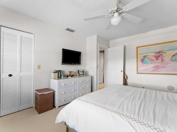 27 Eastgate Drive B, Boynton Beach FL 33436