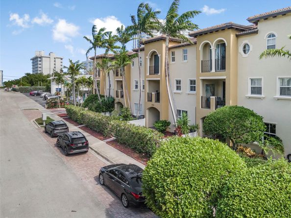 3240 NE 13 St 3240, Pompano Beach FL 33062