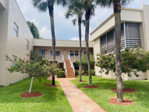 826 Normandy R, Delray Beach FL 33484