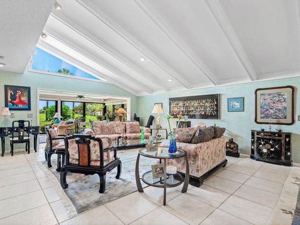 2 Woods Lane, Boynton Beach FL 33436