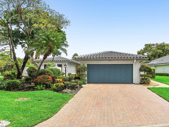 2 Woods Lane, Boynton Beach FL 33436