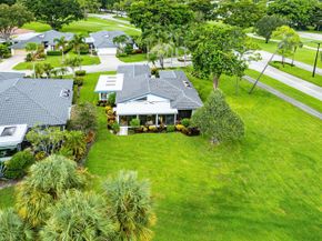 2 Woods Lane, Boynton Beach FL 33436