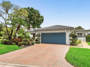 2 Woods Lane, Boynton Beach FL 33436