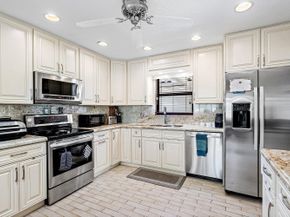2 Woods Lane, Boynton Beach FL 33436
