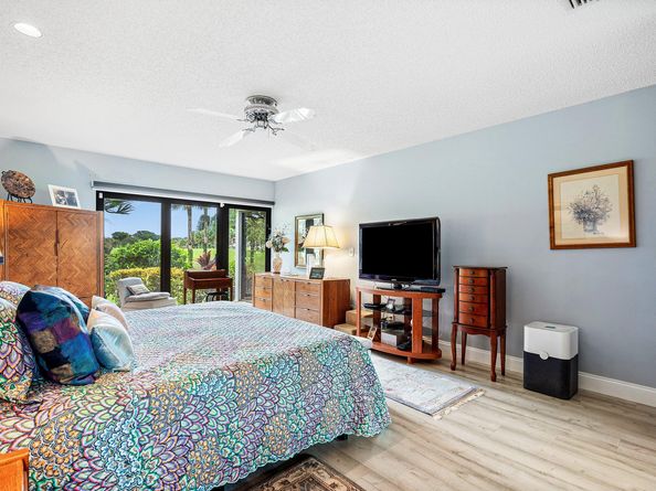 2 Woods Lane, Boynton Beach FL 33436