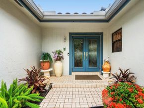 2 Woods Lane, Boynton Beach FL 33436