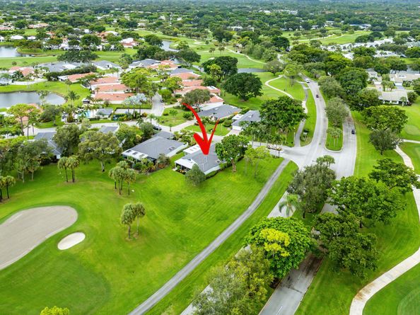 2 Woods Lane, Boynton Beach FL 33436