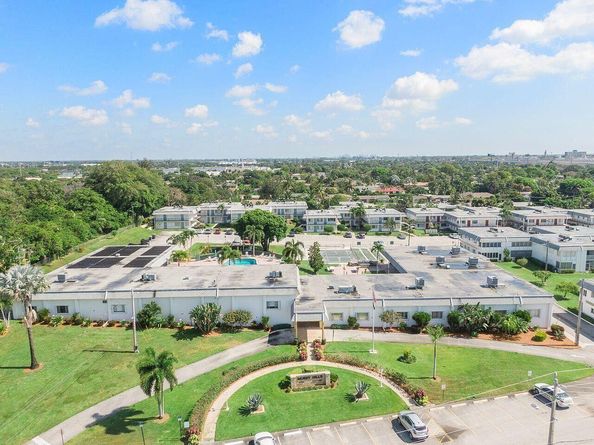 3280 Cynthia Lane 211, Lake Worth Beach FL 33461