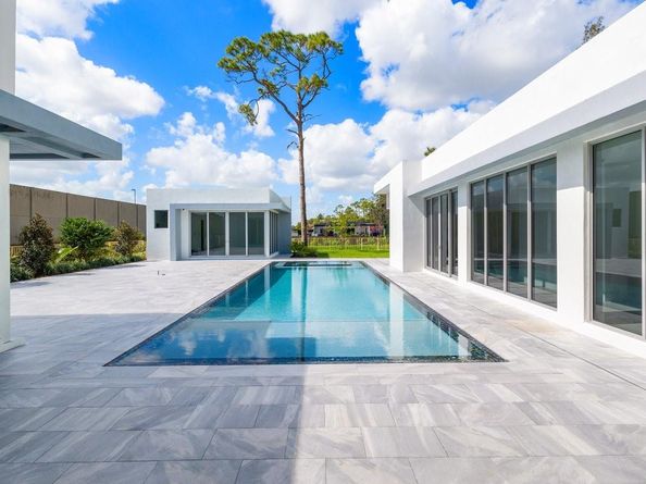 5747 NW 63rd Way, Parkland FL 33067