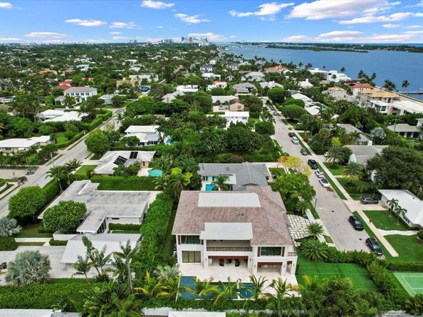 6707 Pamela Lane, West Palm Beach FL 33405