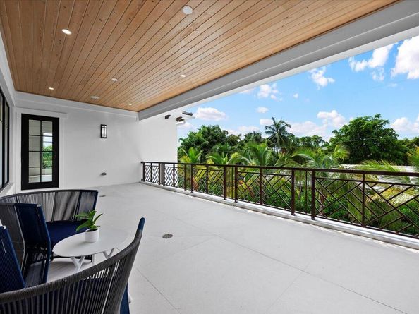 6707 Pamela Lane, West Palm Beach FL 33405