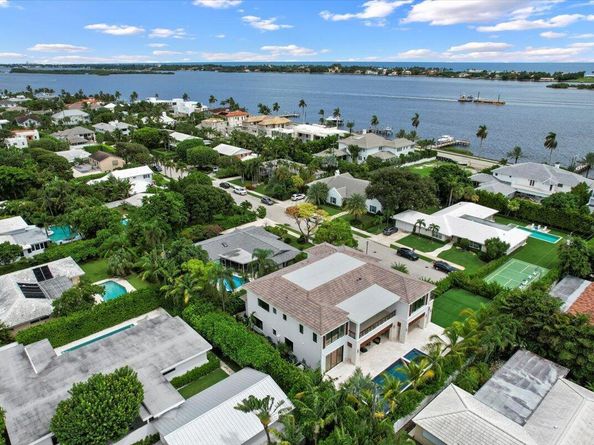 6707 Pamela Lane, West Palm Beach FL 33405
