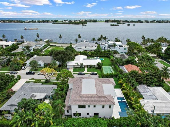 6707 Pamela Lane, West Palm Beach FL 33405
