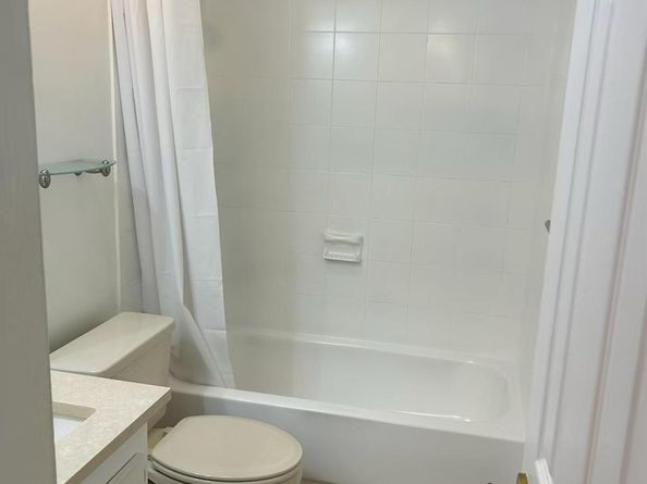 5348 NE 6th Avenue G11, Oakland Park FL 33334