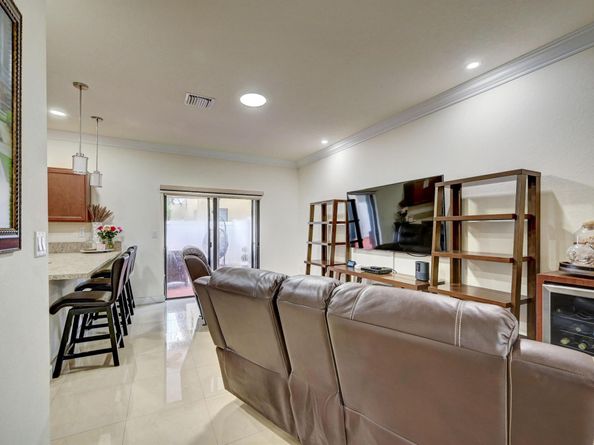 3335 W 93rd Place 3335, Hialeah FL 33018