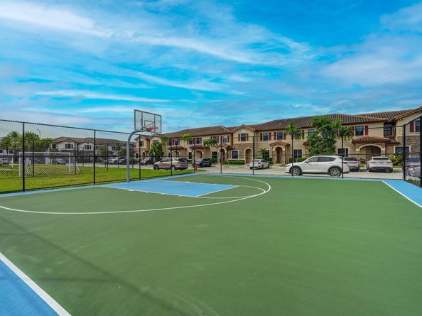 3335 W 93rd Place 3335, Hialeah FL 33018