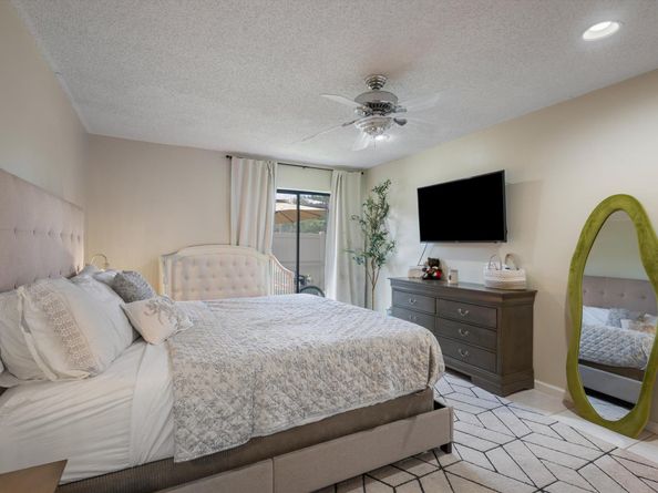 4475 Willow Pond Road B, West Palm Beach FL 33417