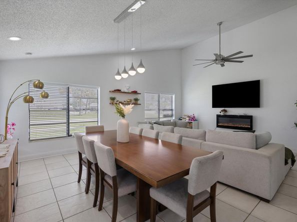 4475 Willow Pond Road B, West Palm Beach FL 33417