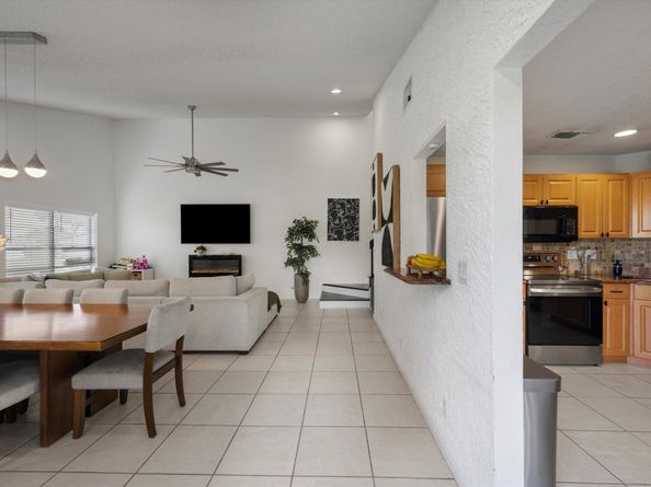 4475 Willow Pond Road B, West Palm Beach FL 33417