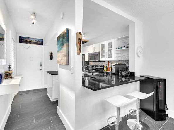 440 Paradise Isle Blvd 102, Hallandale Beach FL 33009