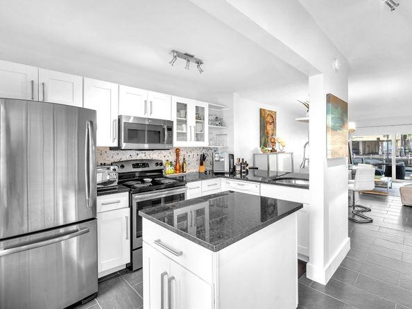 440 Paradise Isle Blvd 102, Hallandale Beach FL 33009