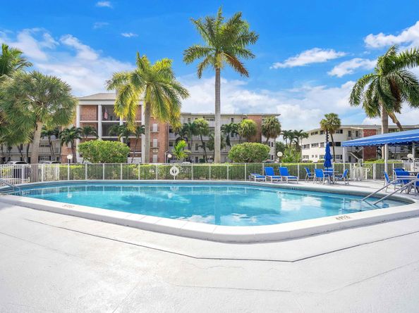 440 Paradise Isle Blvd 102, Hallandale Beach FL 33009