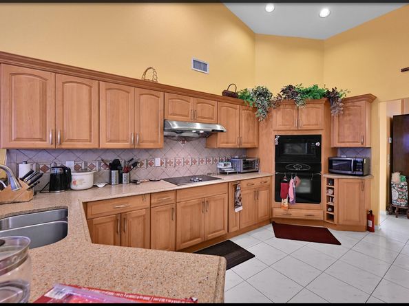 5200 NW 67th Ave, Lauderhill FL 33319