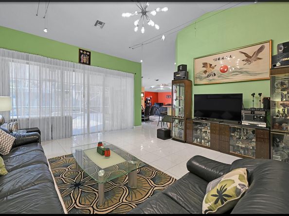 5200 NW 67th Ave, Lauderhill FL 33319