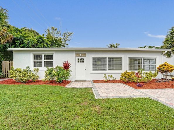 1205 S Lake Drive, Lantana FL 33462