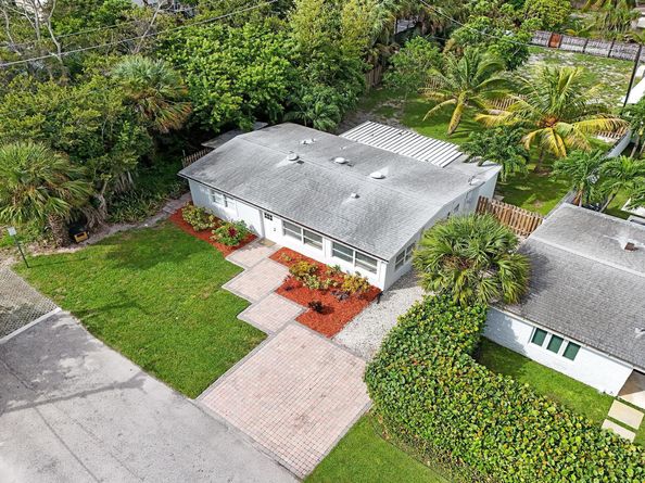 1205 S Lake Drive, Lantana FL 33462
