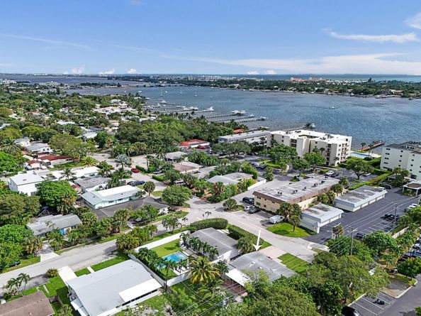 1205 S Lake Drive, Lantana FL 33462