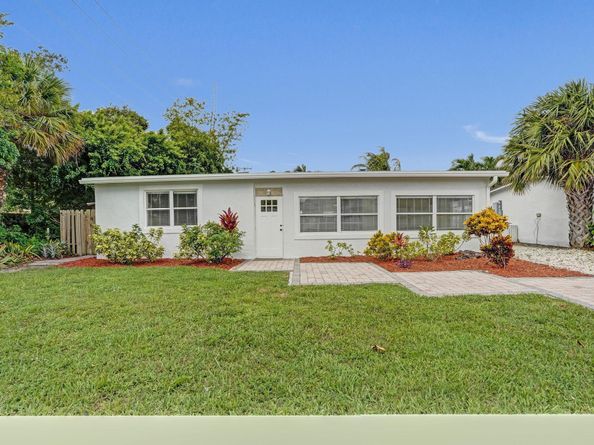 1205 S Lake Drive, Lantana FL 33462