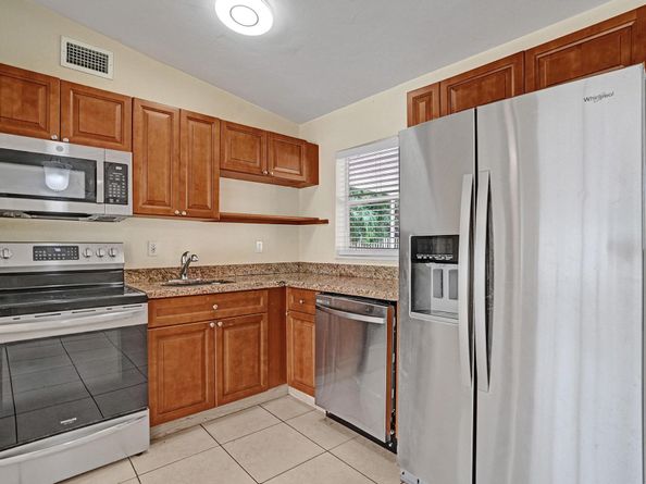 1205 S Lake Drive, Lantana FL 33462