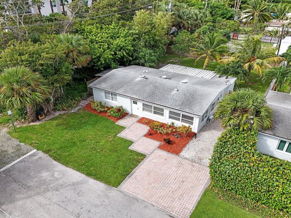 1205 S Lake Drive, Lantana FL 33462