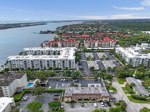 1205 S Lake Drive, Lantana FL 33462