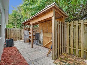 1205 S Lake Drive, Lantana FL 33462