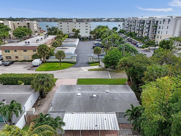 1205 S Lake Drive, Lantana FL 33462