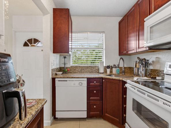 9915 Sandalfoot Boulevard 418, Boca Raton FL 33428