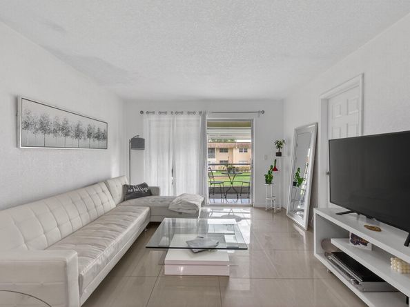 9915 Sandalfoot Boulevard 418, Boca Raton FL 33428